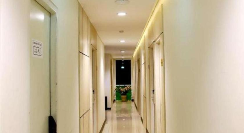 โรงแรมบิซ บูเลอวาร์ด มานาโด ภายนอก รูปภาพ